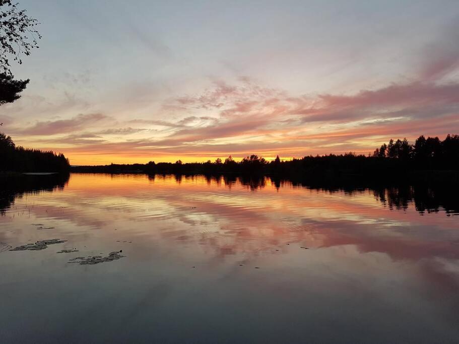 Charmig Gard Med Bastu, Strandtomt Och Utedusch I Naturskoent Omrade スベーグ エクステリア 写真