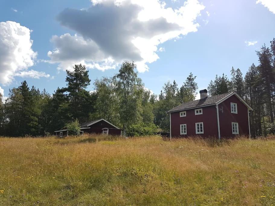 Charmig Gard Med Bastu, Strandtomt Och Utedusch I Naturskoent Omrade スベーグ エクステリア 写真